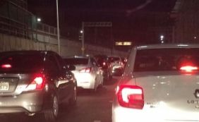 Colisão entre moto e ônibus mata policial civil na Av. Paralela