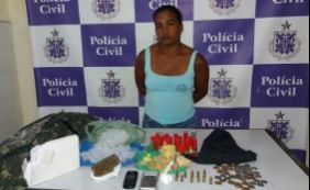 Mulher é presa com drogas e munições dentro de condomínio em Alagoinhas