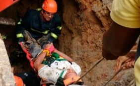 Teixeira de Freitas: homem é "engolido" por cratera com 5 metros de profundidade
