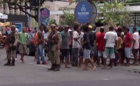 Ambulantes cadastrados pela prefeitura fazem protesto no Campo Grande