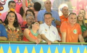 Governador acompanha show de Leo Santana no Campo Grande