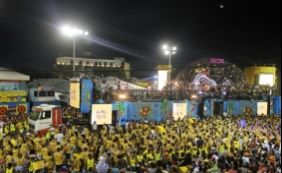 Durval Lelys não deve puxar bloco "Me Abraça" no Carnaval de 2018