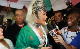 Xuxa desabafa sobre Globo após desfile em homenagem à Ivete Sangalo