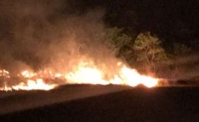 Após três dias de incêndio, bombeiros controlam fogo em Guarajuba