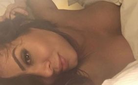 Cantora sensualiza nas redes sociais e enlouquece fãs: "Tem poder de sedução"