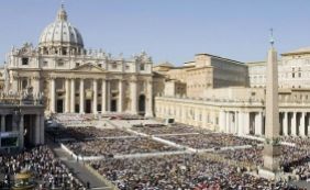 Vaticano apresenta grupo "Consulta Feminina"; cardeal diz que não é 'maquiagem'