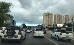 Motorista encontra trânsito lento em diversos pontos da cidade; confira