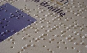 Rui Costa sanciona lei que torna obrigatória provas em braille em concursos