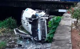 Caminhão cai em canal e deixa um morto no bairro do Rio Vermelho 