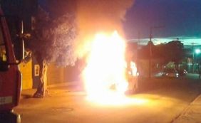 Motorista abastece e veículo escolar pega fogo no oeste da Bahia