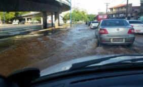 Rompimento de adutora na Av. Vasco da Gama deixa dois bairros sem água 