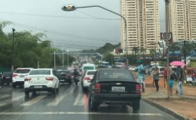 Chuva alaga vias e complica trânsito em Salvador; confira detalhes 