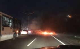Moradores de São Caetano protestam contra morte de jovem na BR-324
