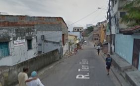 Mulher é morta a facadas dentro de casa em Itapuã; marido é suspeito