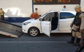 Veículo roubado é recuperado durante blitz no bairro do Comércio
