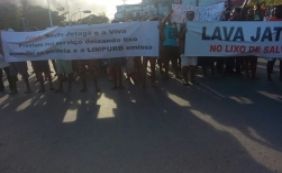 Manifestantes protestam no Largo do Tanque e bloqueiam trânsito da região