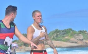 Justin Bieber causa alvoroço no Rio de Janeiro ao passear na praia de Ipanema
