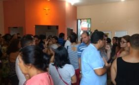 Após confusão, moradores da Vila Laura são vacinados em igreja
