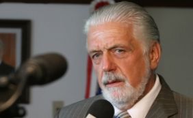 "Só faz projeto para lenhar a classe trabalhadora", diz Wagner sobre Temer