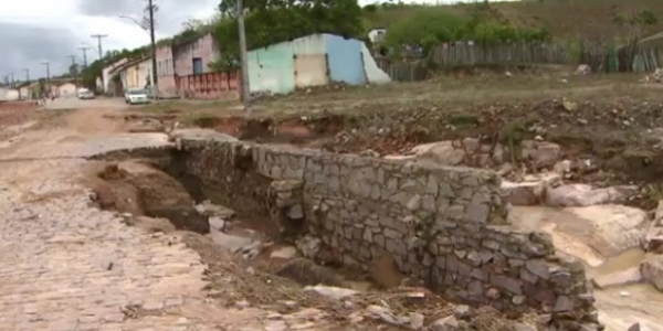 Quatro anos após tragédia, Lajedinho sofre novamente com a chuva