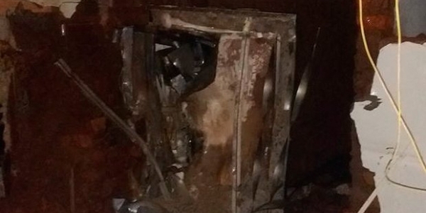 Grupo com 15 homens armados explode agência bancária no interior