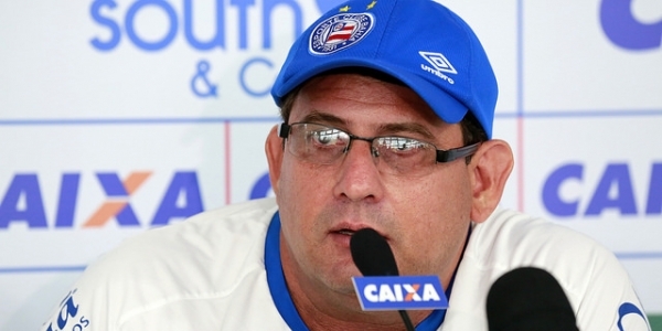 Guto Ferreira se esquiva sobre titulares no Ba-Vi: 'Vamos ter um time forte'