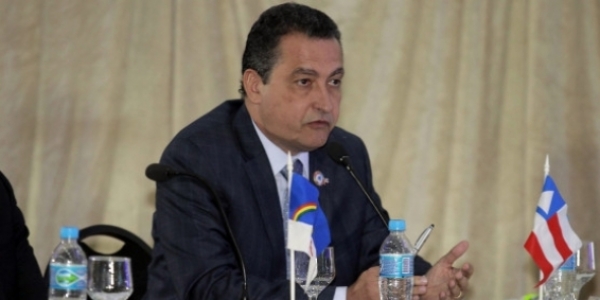  Rui assina ordem de serviço para recuperação de rodovia em Itamaraju