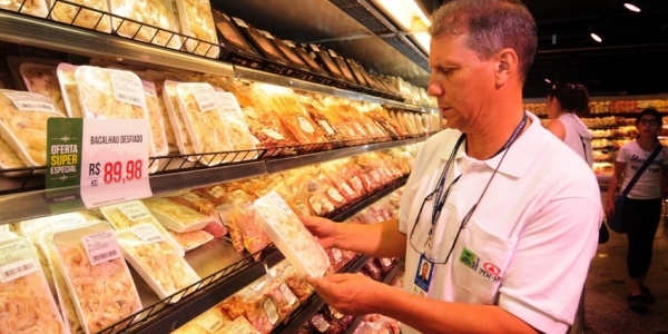 Ministério encontra bactérias em 8 de 302 amostras de frigoríficos