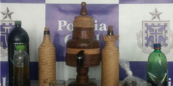 Garrafas e filtro com maconha são apreendidos; suspeito é preso