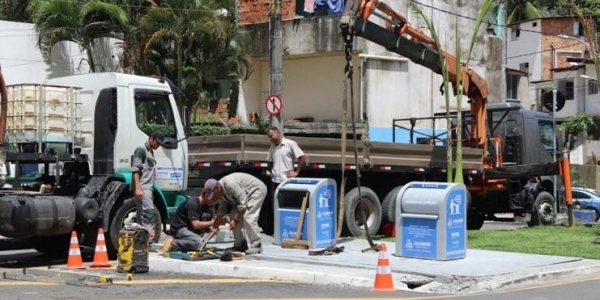 Lixeiras subterrâneas são instaladas no bairro do Candeal