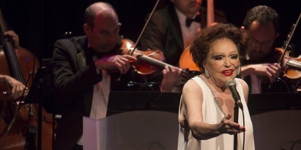 Bibi Ferreira passa mal durante show no Teatro Castro Alves nesta sexta-feira