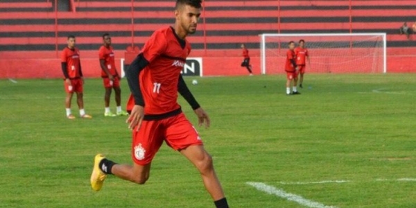 Vitória demonstra interesse em atacante do Campinense