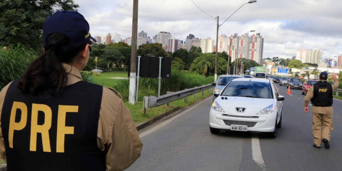 Bombom de licor livra motorista de punição em blitz