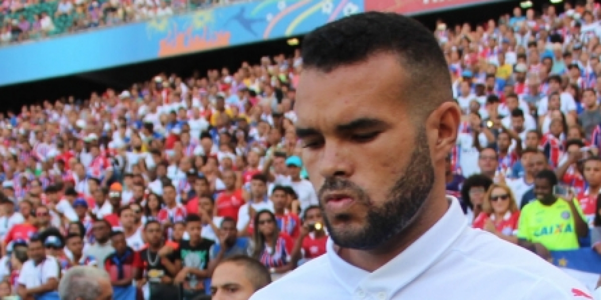 José Welison rompe ligamentos do joelho e fica até seis meses fora do Vitória