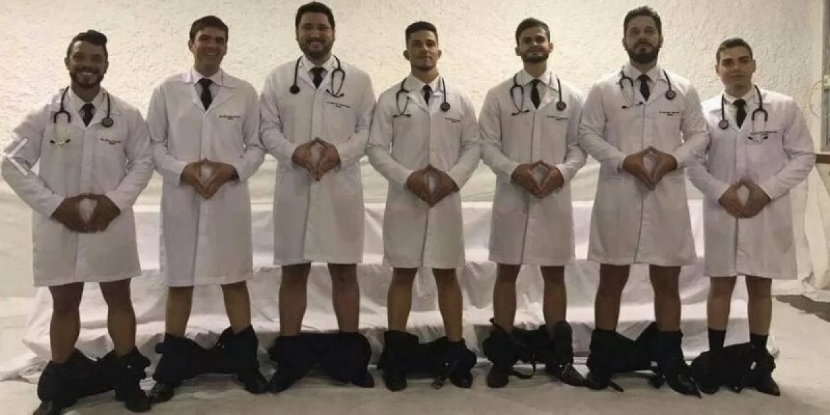 Foto polêmica: alunos de medicina são acusados de apologia ao estupro