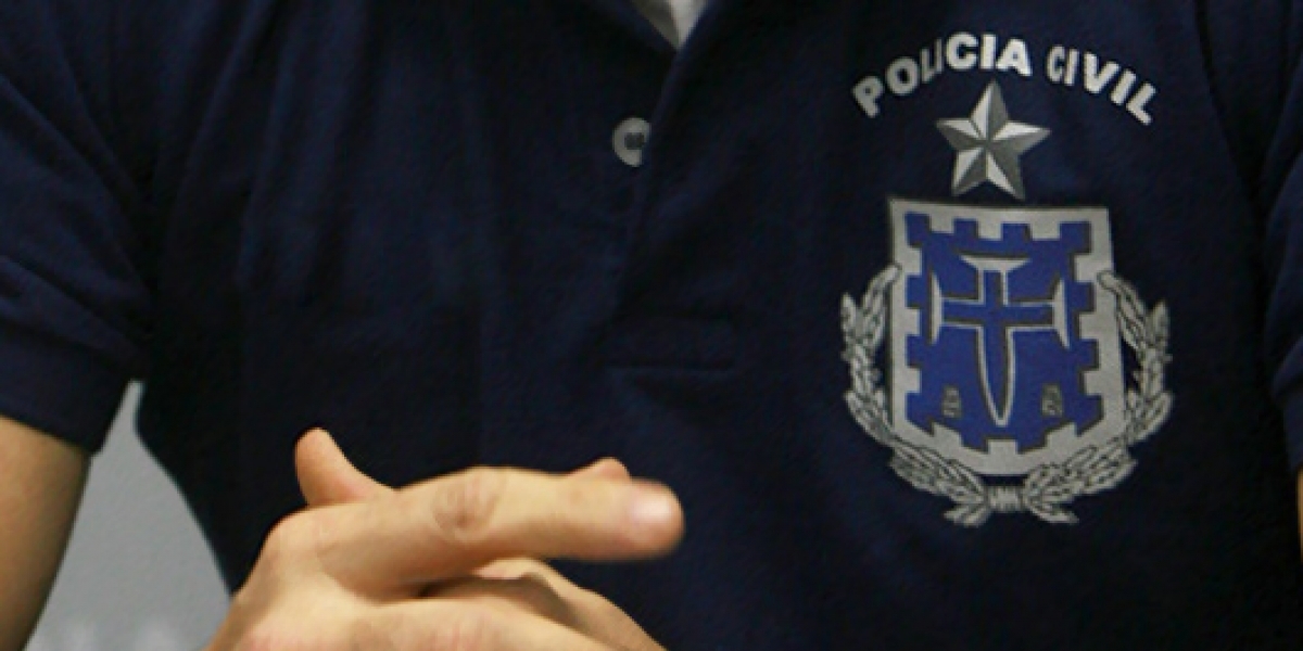 Grupo suspeito de roubo de carro e falsificação de notas é preso em Feira de Santana