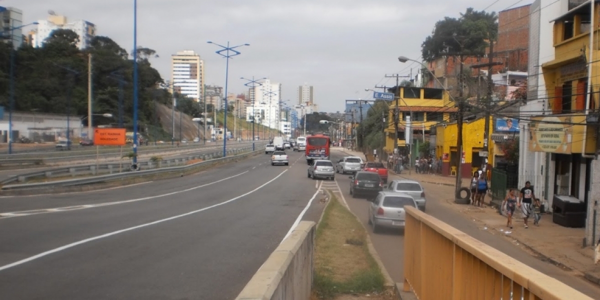 Obra da Embasa na Av. Heitor Dias só deve ficar pronta em 120 dias