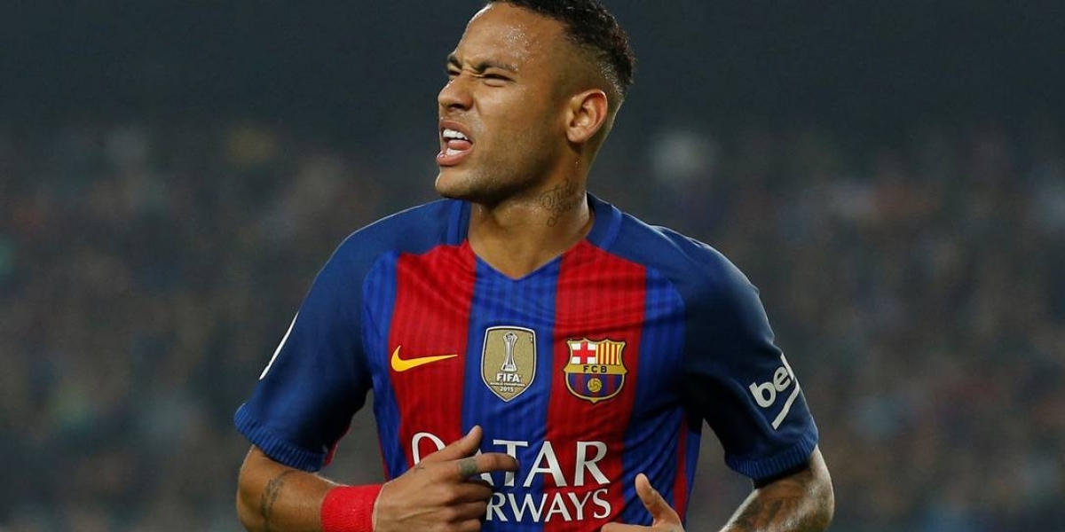 Suspenso por três jogos, Neymar está fora de clássico contra o Real Madrid