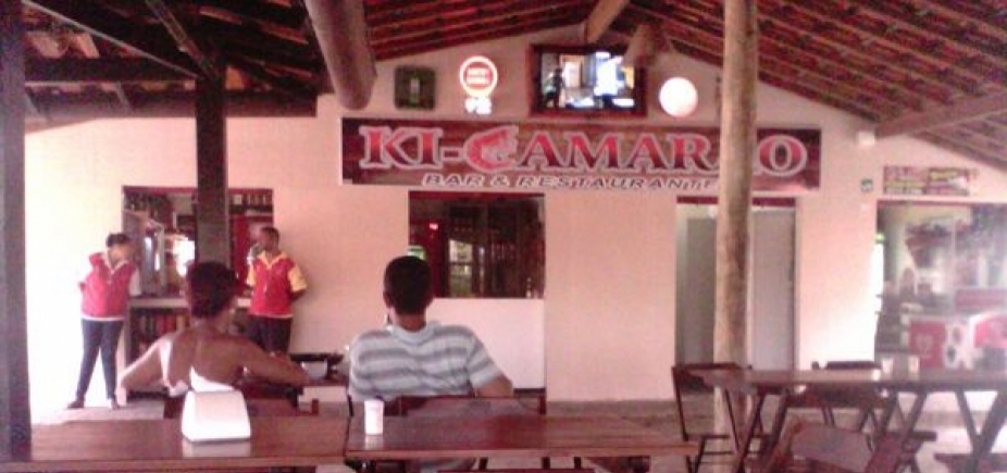 Restaurante de Salvador é assaltado por trio armado