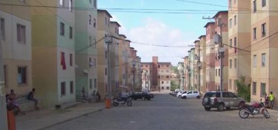 Menina de dois anos baleada em tiroteio morre após um mês internada