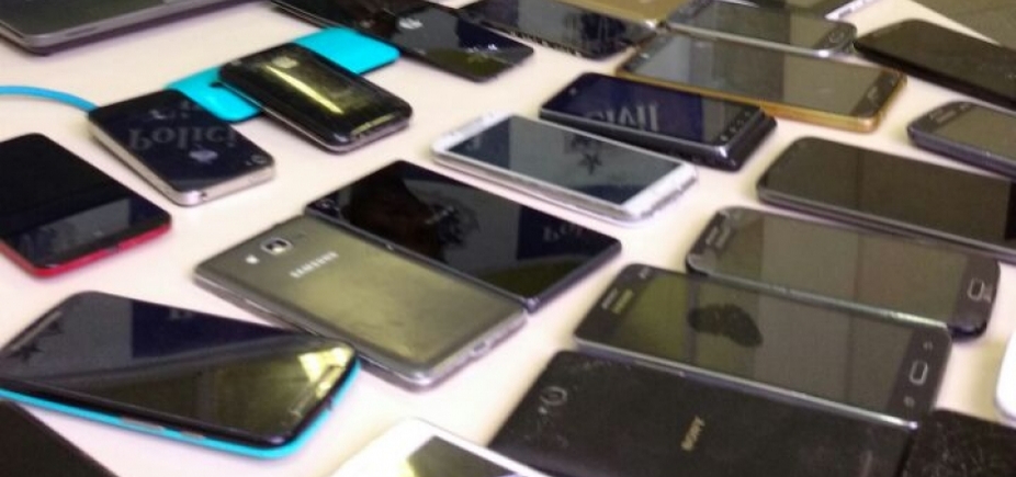Integrantes de quadrilha especializada em desmanche de celulares são presos