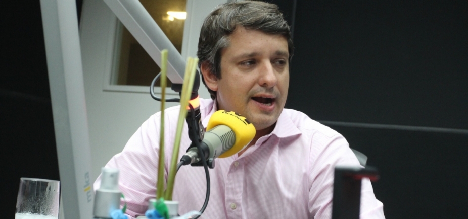 'A solução é deixar o carro em casa', diz Frabrizzio Muller sobre congestionamentos de Salvador
