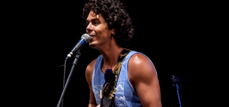 Danilo Fonseca faz show no Teatro Sesi nesta quinta-feira; veja