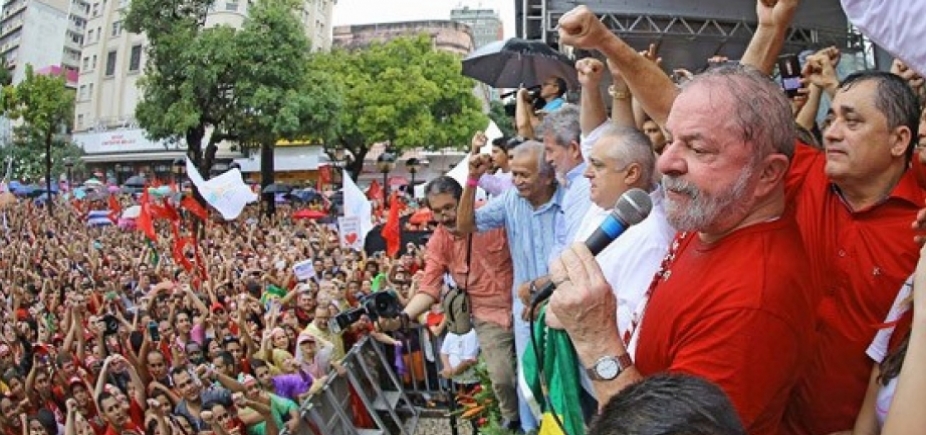 Lula garante que vai concorrer à presidência em 2018: \'Vou mostrar que esse país pode ser feliz\'