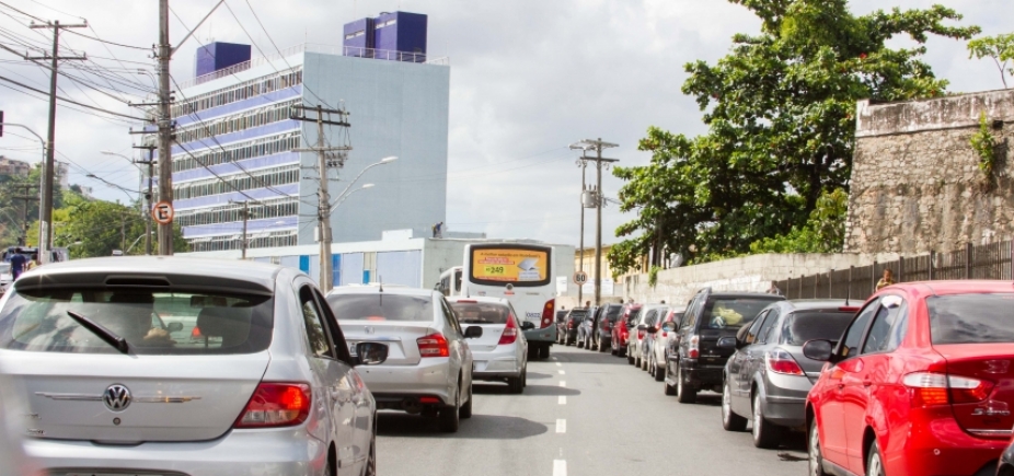 Motorista espera até 1h30 para embarcar no ferry em Salvador; confira