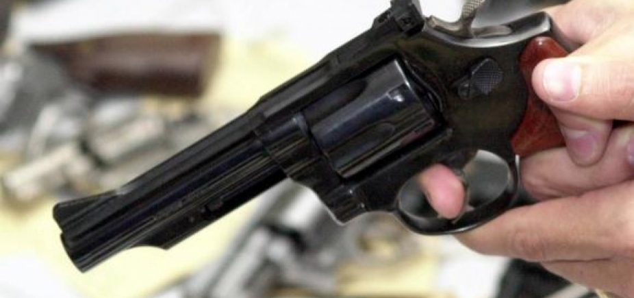 Jovem de 20 anos é baleado em tentativa de assalto no Porto da Barra
