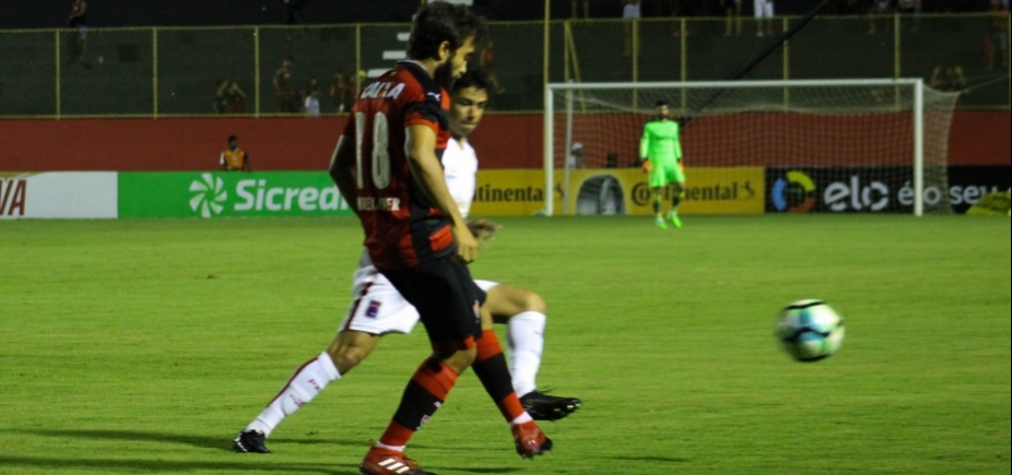 \'Não tem nada perdido\', diz meia do Vitória após derrota em casa na Copa do Brasil