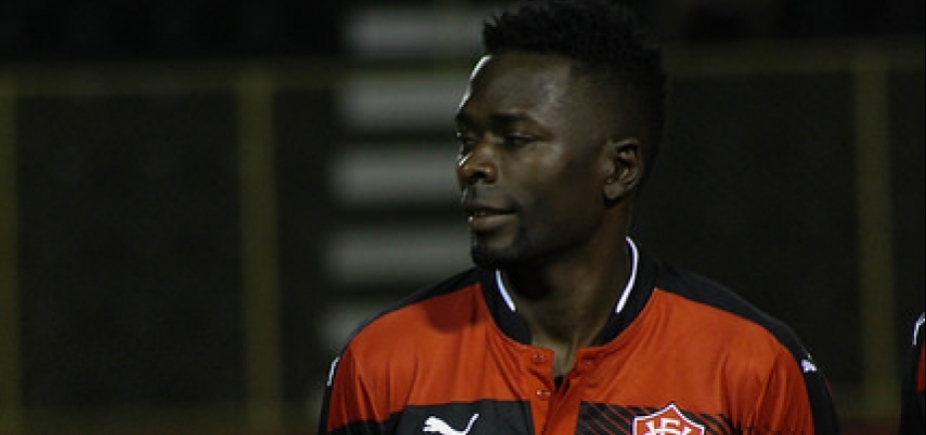 Kanu nega desgaste físico após sequência de partidas do Vitória
