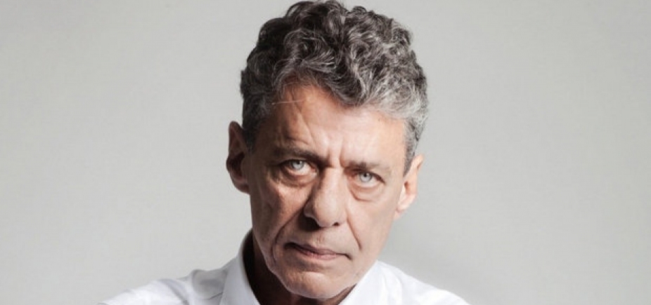 Jornalista é condenado a indenizar Chico Buarque e família por ofensa em rede social