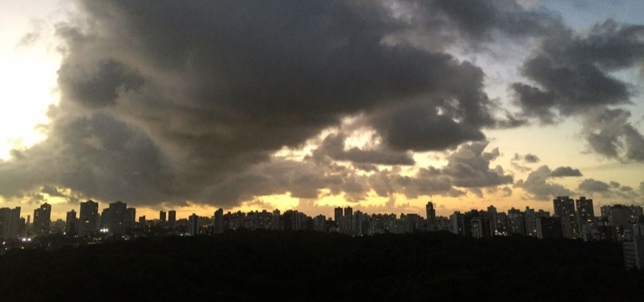 Não vai dar praia: feriado é marcado por chuvas em Salvador, diz Inmet